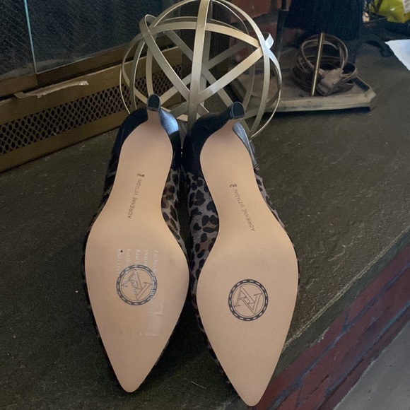 Boots - Picture 4 of 9